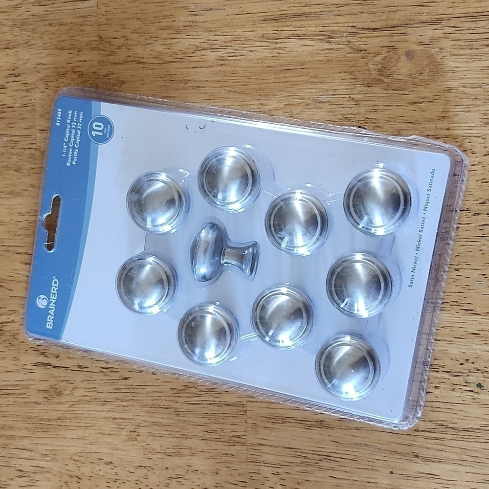 Cabinet Knobs Drawer Pulls Satin Nickle Set of 10 New Brainerd Capital Knob 1.25
